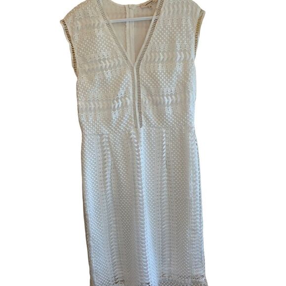 L’affaire Dresses & Skirts - L’AFFAIRE Midi Lace Sleeveless V-Neck Dress EUC